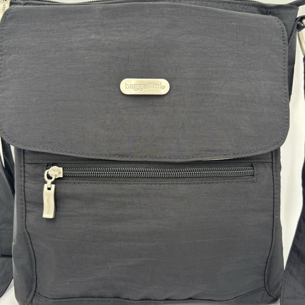 Designer Handbag BAGGALLINI Black Nylon Multi Pocket Travel Bag Purse Unisex - Picture 2 of 15